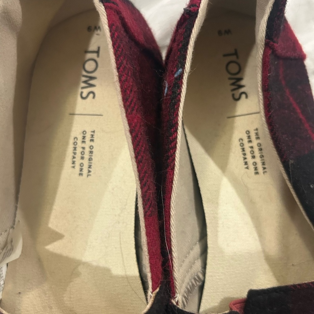 TOMS flannel flats. Red and black check. - Picture 5 of 6